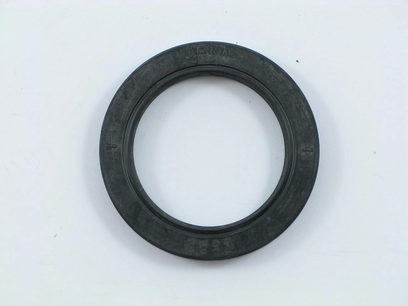 RETENTOR EIXO PILOTO FORD CARGO 814/815 - VW 7.100/7.110/8.140/8.15 - TROLLER - 40X55X8MM