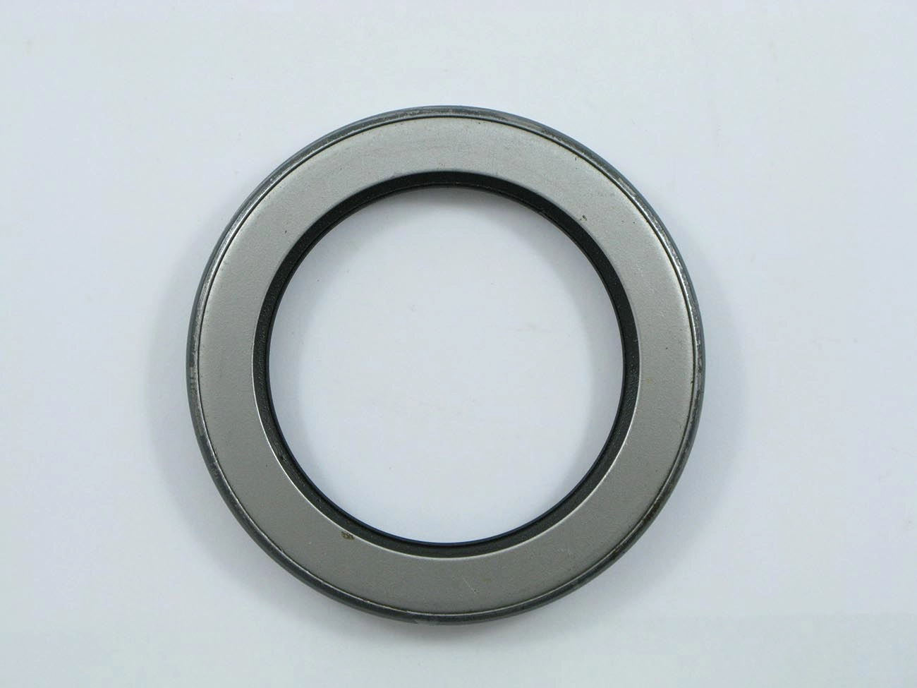RETENTOR CUBO RODA TRASEIRO 69,90X98,50X12,70MM TRASEIRA FORD F-350 /1977