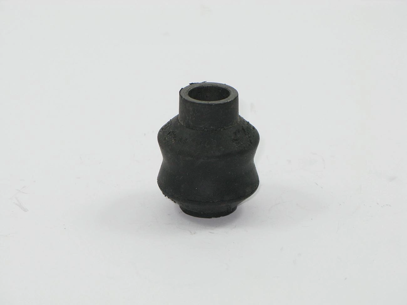 BUCHA AMORTECEDOR TRASEIRO GM MONZA/KADETT 91/98 ASTRA/VECTRA /96 OMEGA
