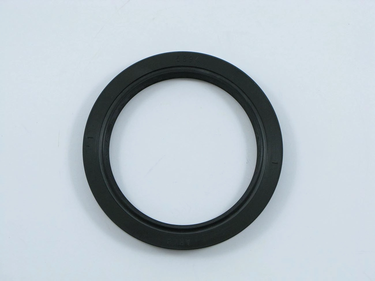 RETENTOR MOTOR TRASEIRO VW 1300/1500/1600 A AR TODOS