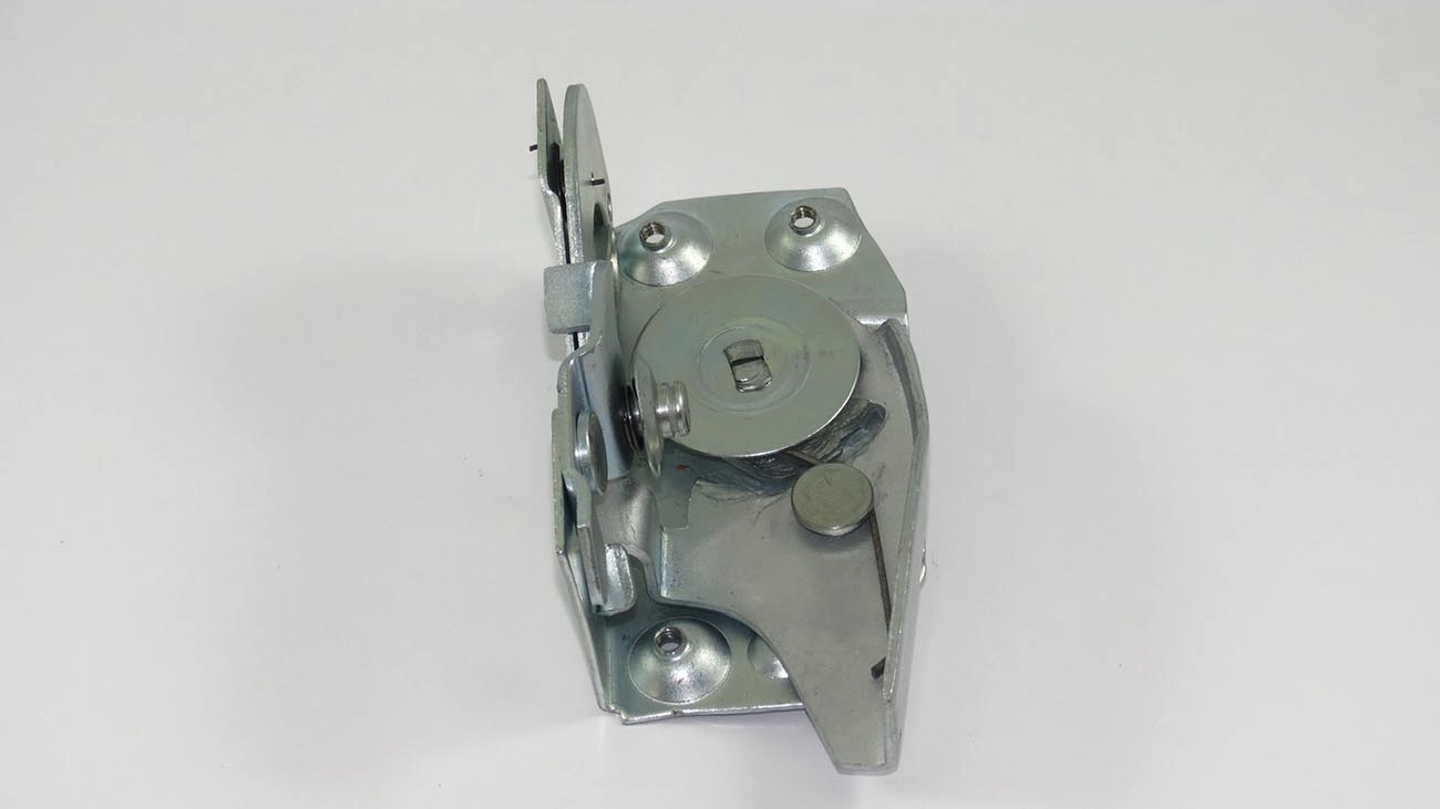 FECHADURA PORTA WILLYS F-75/RURAL 66/ - DIREITA