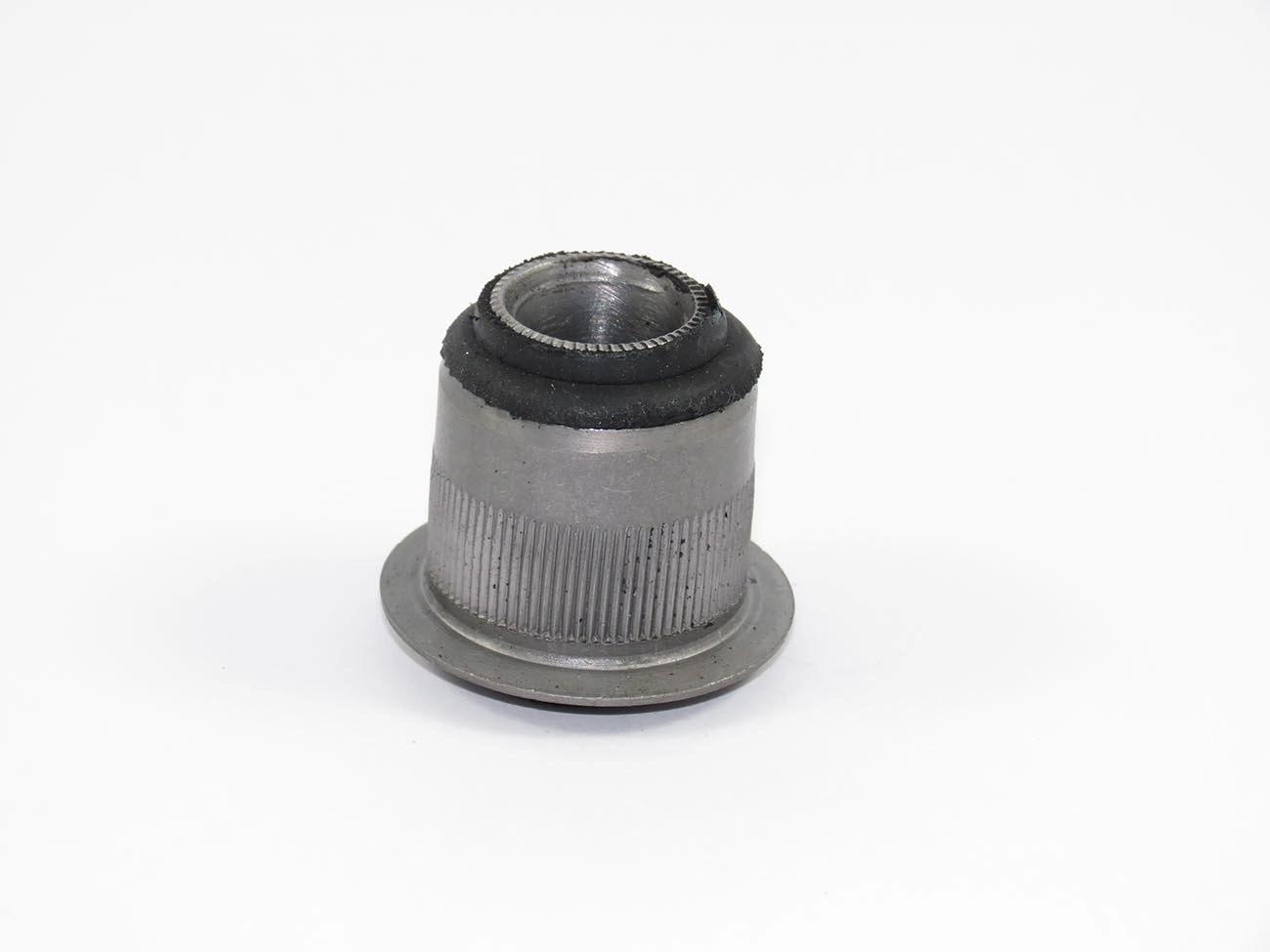 BUCHA DIANTEIRA BANDEJA SUPERIOR GM OPALA 69/92 - CARAVAN 74/92 - SUSPENSÃO DIANTEIRA