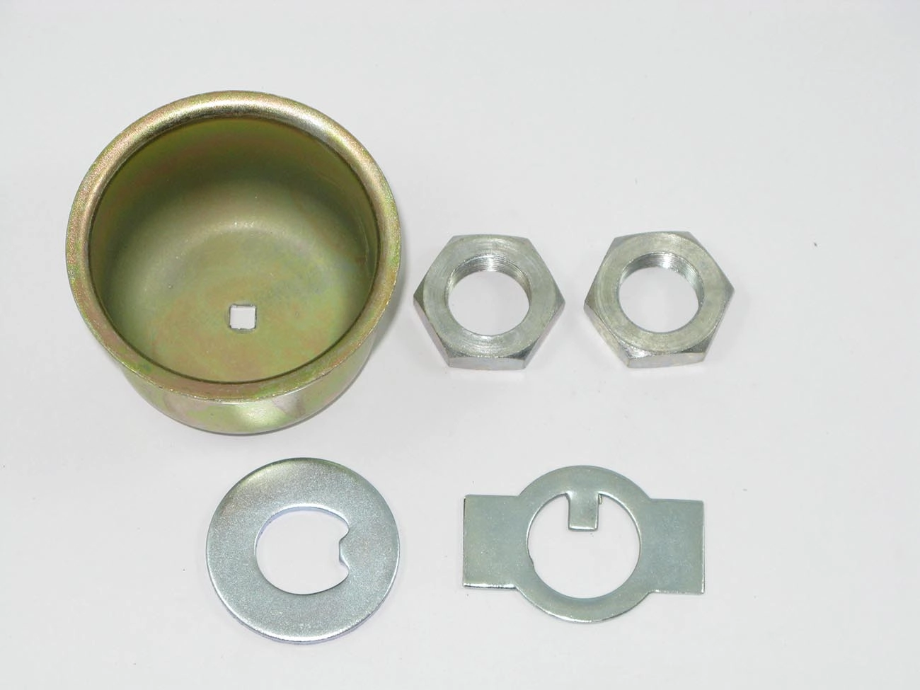 KIT CALOTA RODA DIANTEIRA ESQUERDA COM FURO VW KOMBI 82/ ESQUERDO