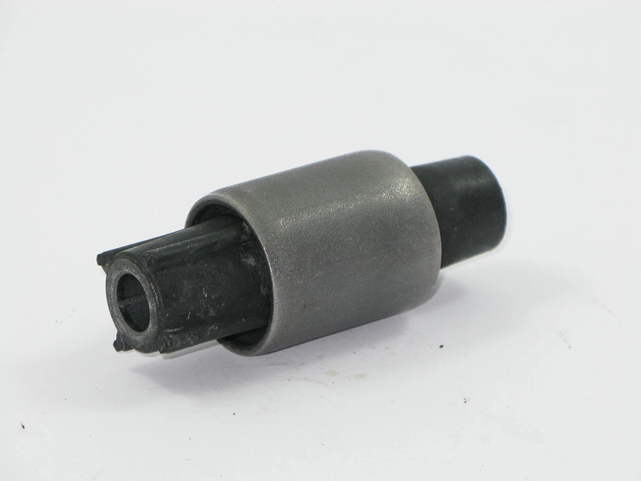 BUCHA BANDEJA INFERIOR SUPERIOR SUSPENSÃO TRASEIRA USA QUATRO PEÇAS GM VECTRA 96/