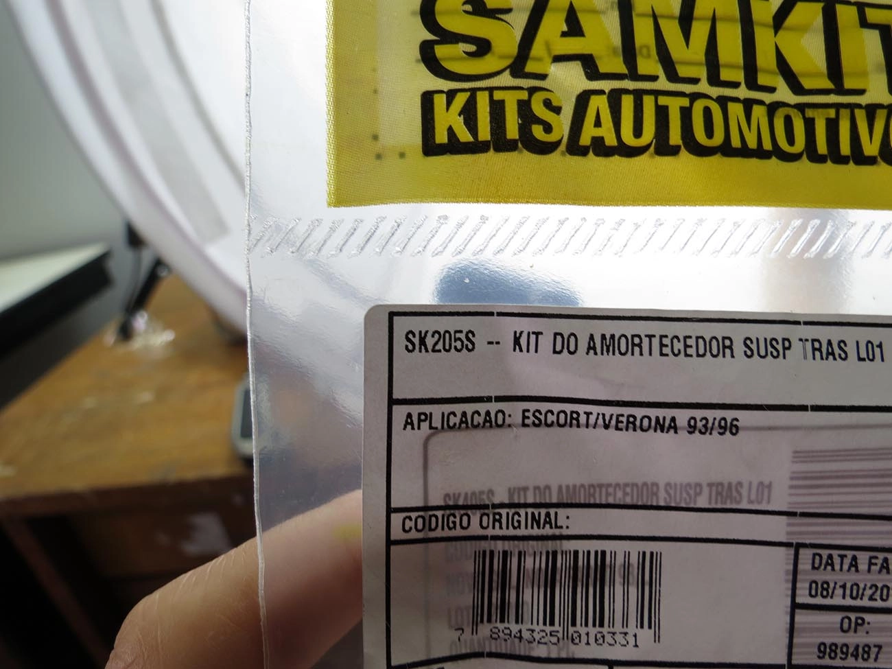KIT AMORTECEDOR TRASEIRO FORD ESCORT/VERONA 93/ - VW LOGUS/POINTER - BATENTE E COIFA