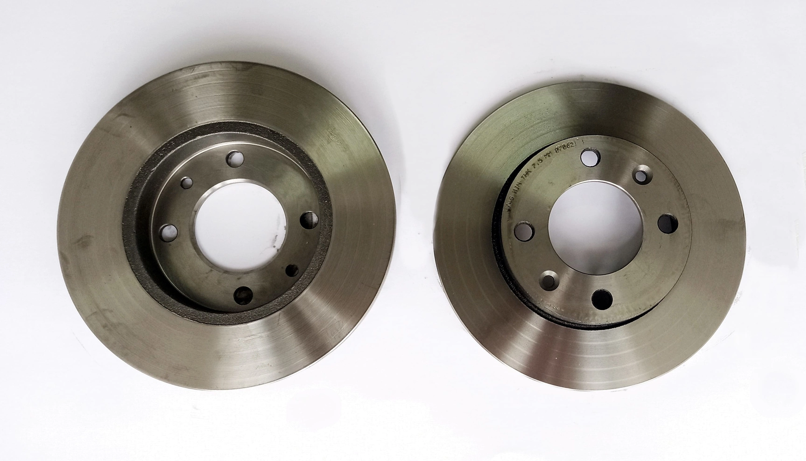 DISCO FREIO TRASEIRO SÓLIDO 246,70MM 4 FUROS PEUGEOT 307 TODOS CITROEN C4 PALLAS/C5/XSARA/C3 02/ SOLIDO