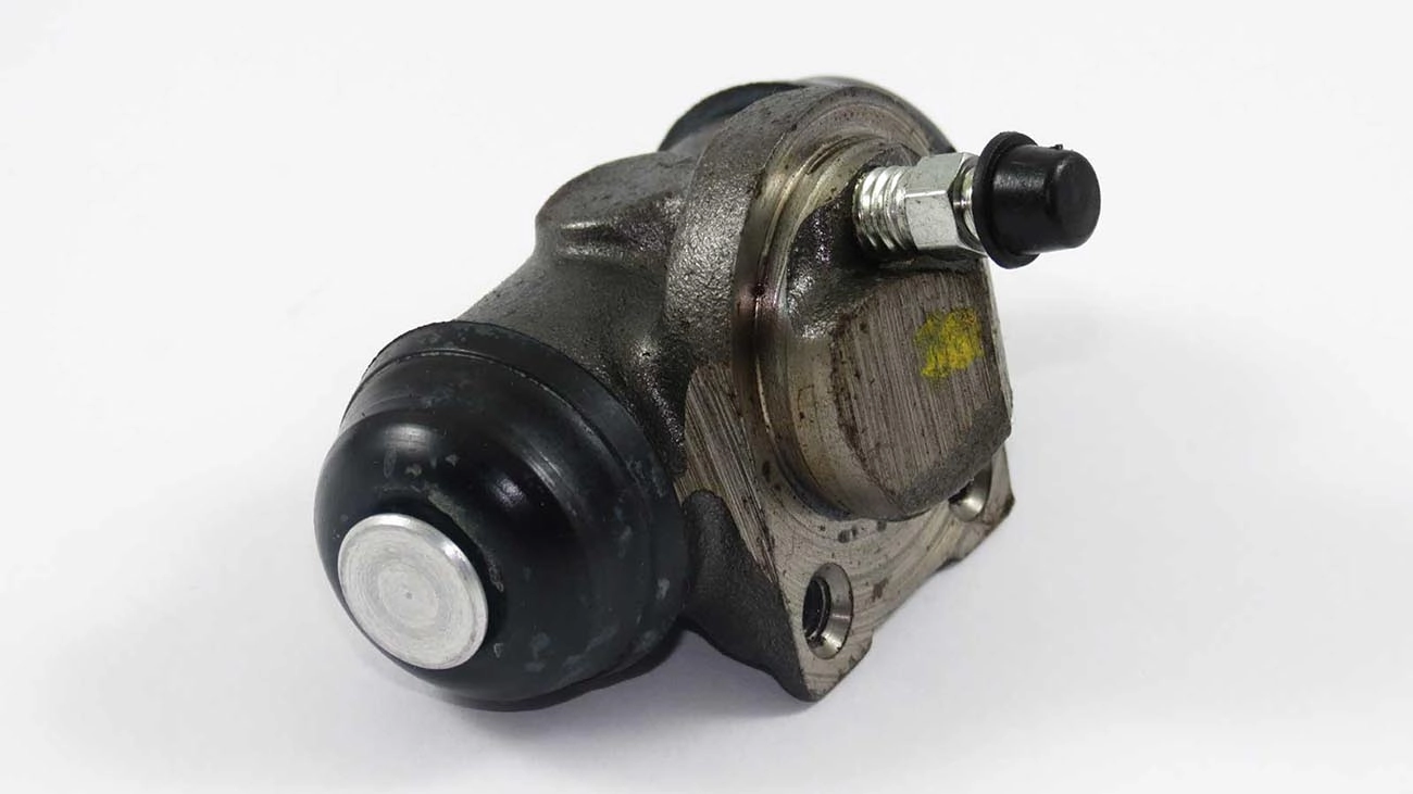 CILINDRO RODA TRASEIRA ESQUERDA RENAULT CLIO 96/99 - 19 92/98 - 22MM - VARGA