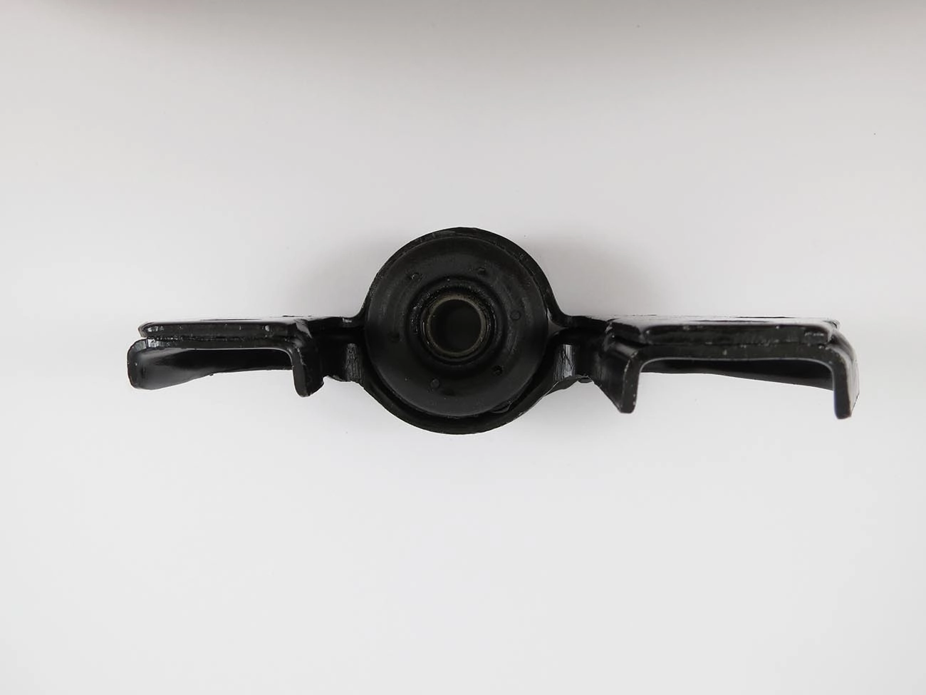 SUPORTE BARRA TENSORA DIREITO GM CORSA /05.98 - MORCEGUINHO