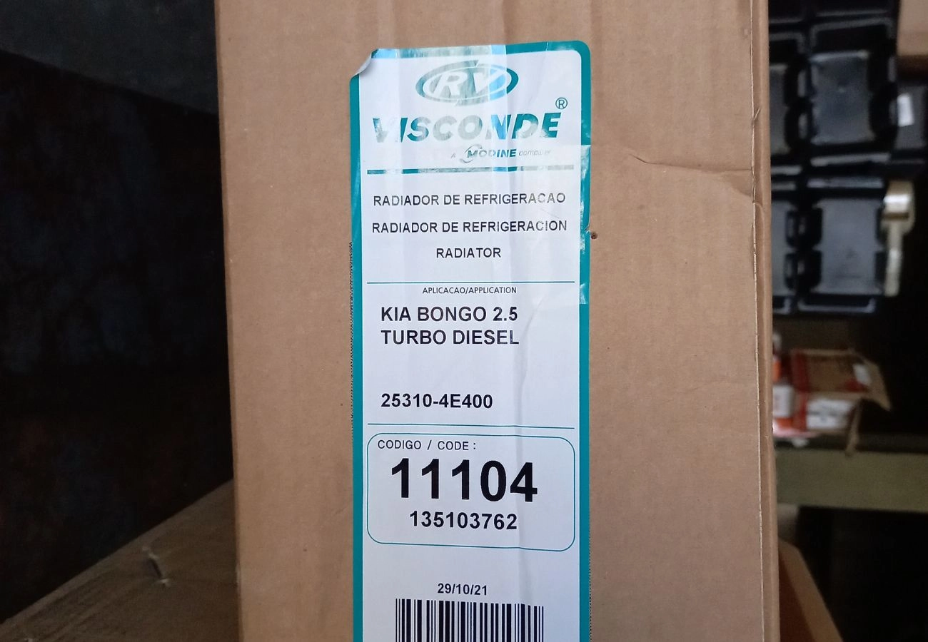 RADIADOR DE ÁGUA KIA BONGO 2.5 TURBO DIESEL 2005/2012 - COM AR CONDICIONADO - 535X470X48