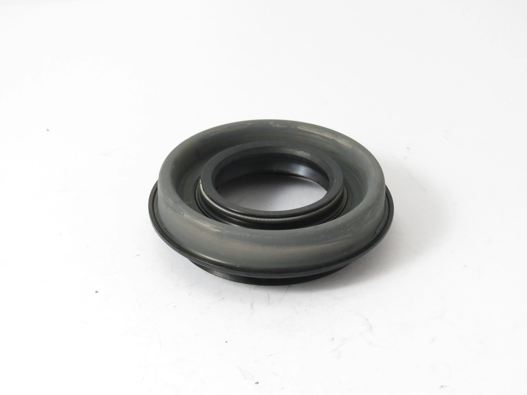 RETENTOR PINHÃO DO DIFERENCIAL NISSAN FRONTIER 2002/2011 - 42X76X13.60X21.50MM