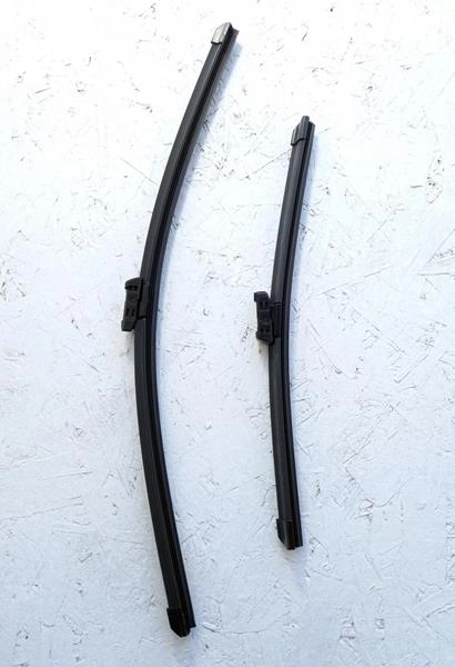 PALHETA LIMPADOR DIANTEIRA VW CROSSFOX 12/17 FOX 13/ SPACEFOX/CROSS 13/19 - 22"/15" - 375/550MM