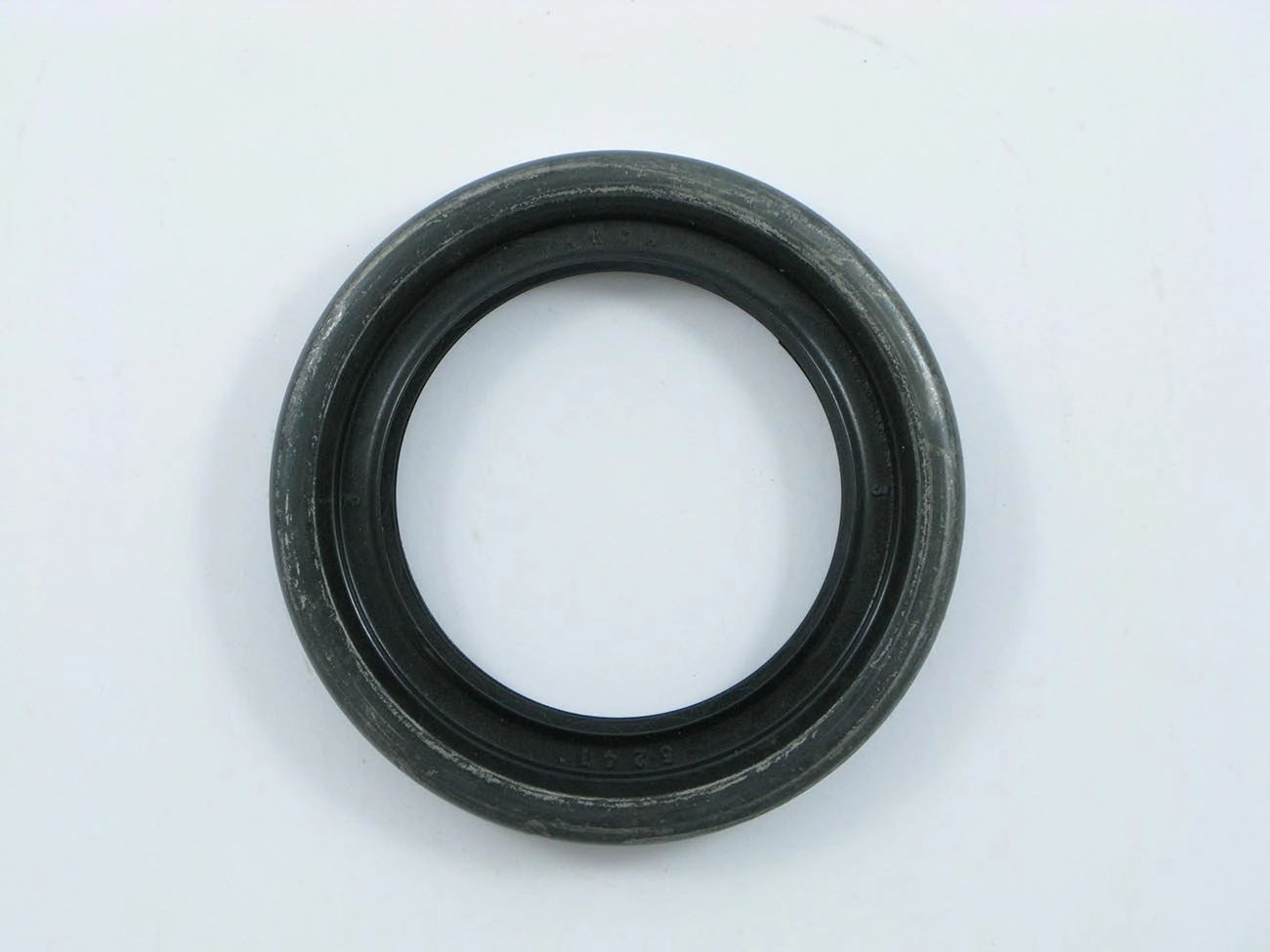 RETENTOR PINHÃO DIFERENCIAL TRASEIRO 54,00X79,35X12,70MM FORD 814/F-4000 GM A/C/D-40 VW 6-80-6-90-7-90/7-110 54X79,35X12,70