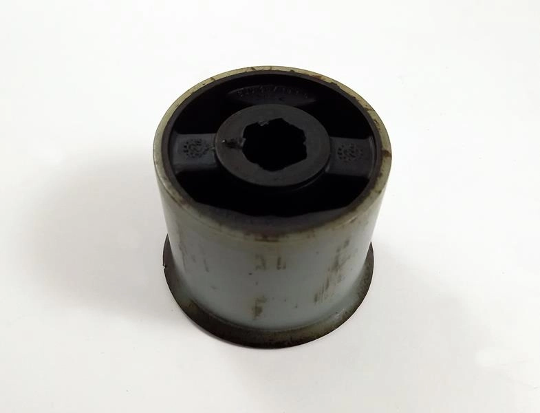 BUCHA TRASEIRA BANDEJA DIANTEIRA VW FOX 03/ - NOVO POLO 02/ - TIGUAN 12/ - JETTA 07/10 - VARIANT 06/