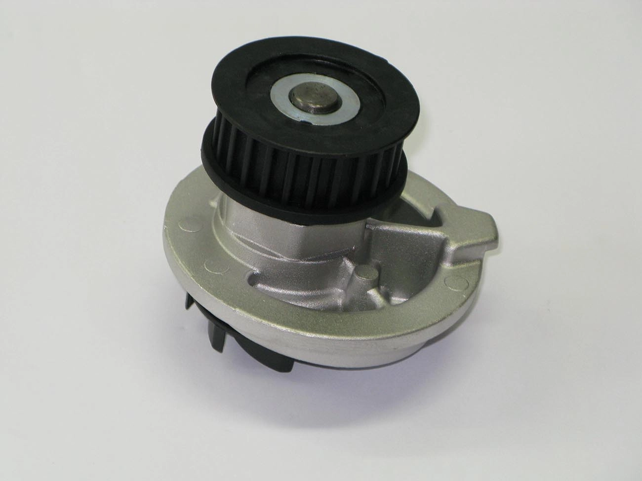 BOMBA ÁGUA LINHA LEVE AGUA GM VECTRA/ZAFIRA 2.0/2.2 8V ASTRA 1.8/2.0 TODOS S-10 2.2/2.4 95/11 13/