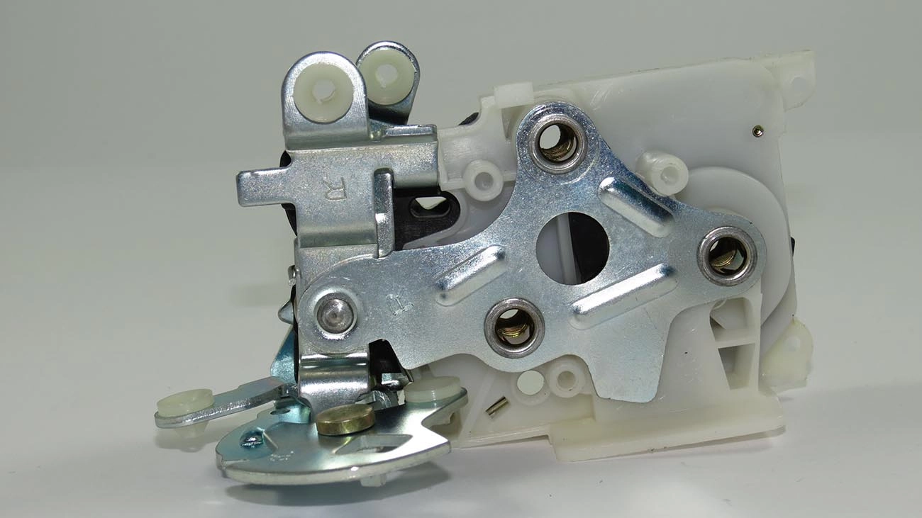 FECHADURA PORTA GM S-10/BLAZER 95/ - DIANTEIRA DIREITO - MECANICA PRE-DISPOSTA P/ELETRICA