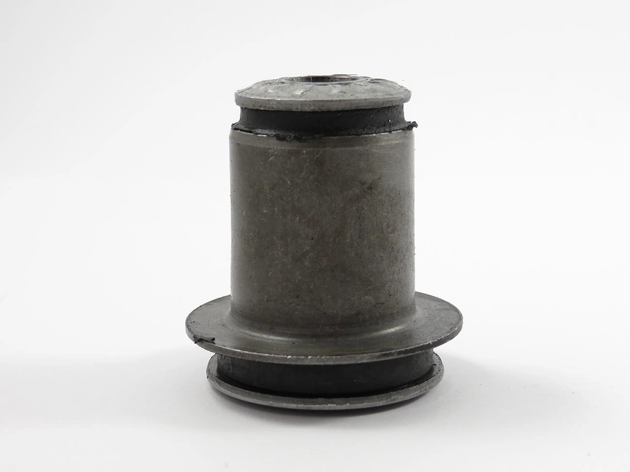 BUCHA BANDEJA SUPERIOR GM BLAZER 1996/2001 - S-10 1995/2011 - SUSPENSÃO DIANTEIRA