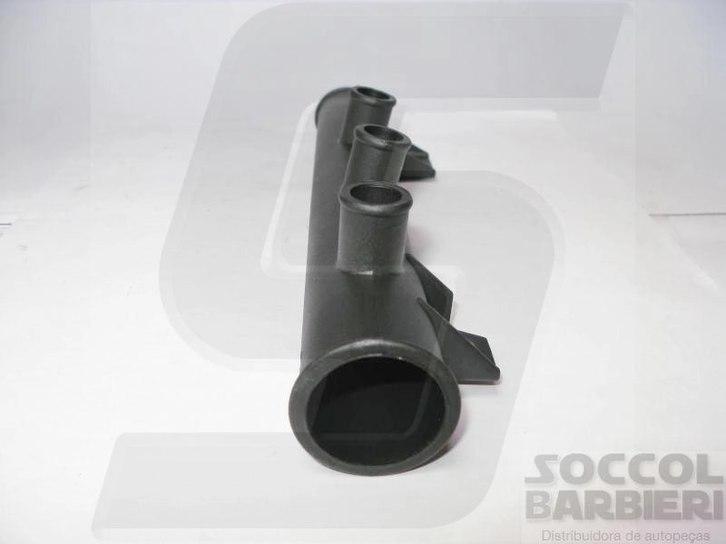 TUBO CIRCULAÇÃO ÁGUA MOTOR DO GM MONZA 82/96 - KADETT 89/98 - RETO COM TRES SAIDAS - COM AR QUENTE