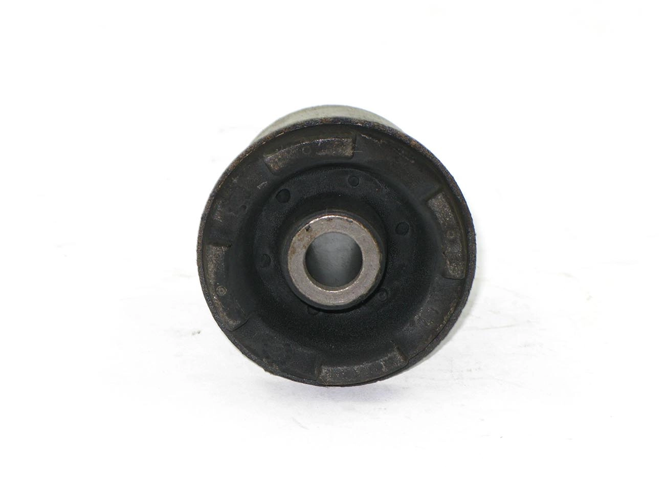 BUCHA TRASEIRA BANDEJA SUSPENSÃO DIANTEIRA GM VECTRA 06/11 GT/GTX 07/11 ASTRA/ZAFIRA 99/ DIAN