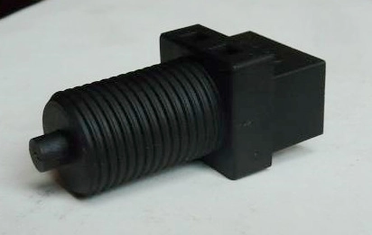 INTERRUPTOR DE  FREIO - RENAULT TODOS - C/CAMBIO MECANICO