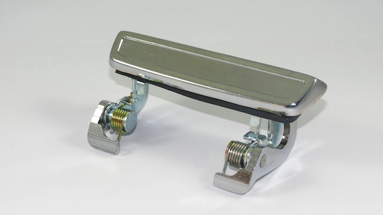 MACANETA EXTERNA FORD CORCEL/BELINA II/DEL REY CROMADA DIREITA