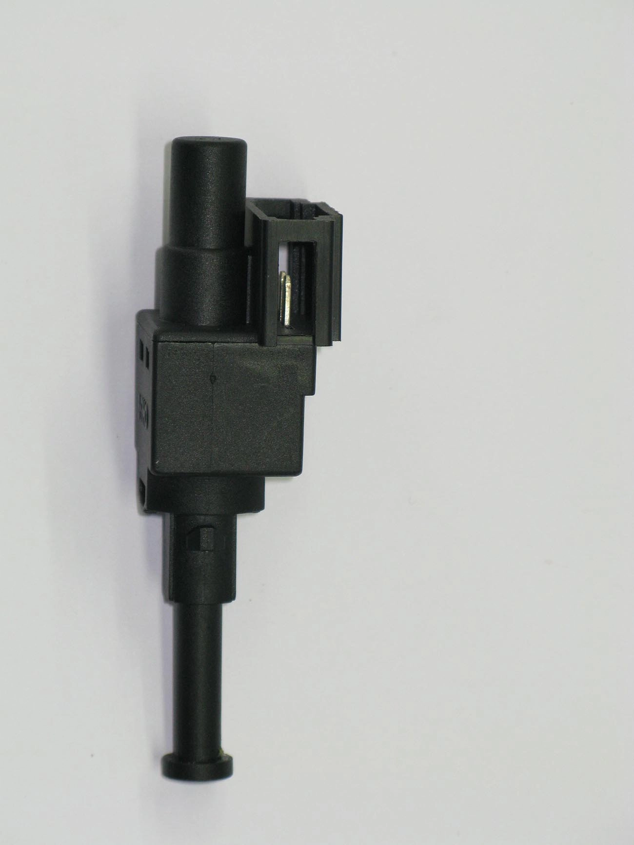 INTERRUPTOR LUZ FREIO EMBREAGEM VW GOL/GOLF AUDI A3 C/ENCAIXE BIPOLAR BOTÃO AUTO REGULÁVEL