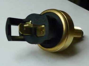 INTERRUPTOR DE FREIO - MITSUBISHI L-200/PAJERO/ECLIPSE/GALANT/LANCER/MONTEIRO