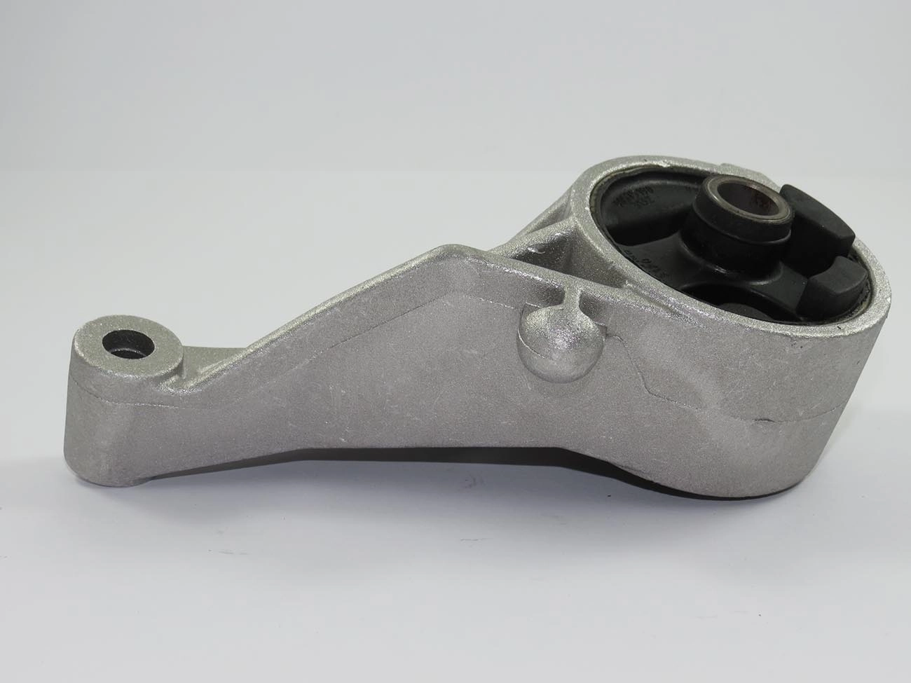 COXIM/SUPORTE MOTOR DIANTEIRO LADO ESQUERDO GM CORSA 02/12 MERIVA 03/12 MONTANA 04/10