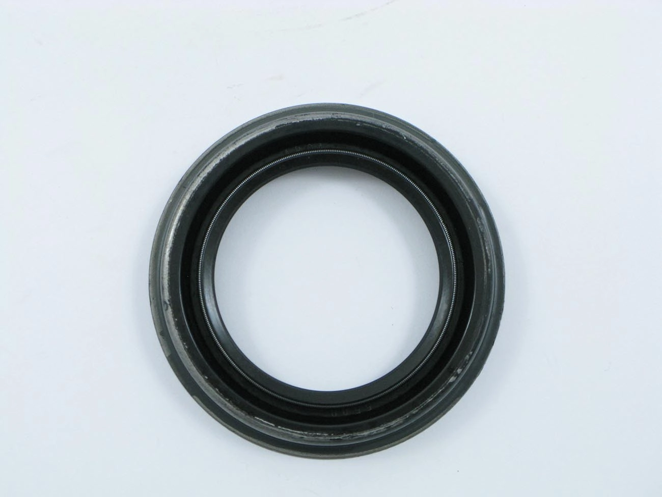 RETENTOR CAMBIO VW 7.100/8.140/8.150 - 5106A/6206A - EIXO PILOTO