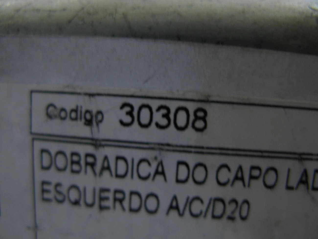 DOBRADICA CAPO LADO ESQUERDO GM A-20/C-20/D-20