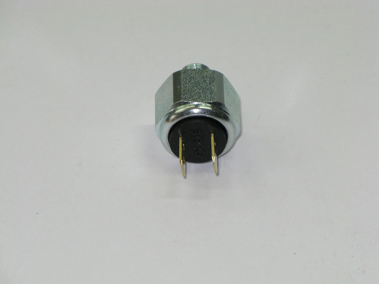 INTERRUPTOR LUZ FREIO WILLYS F-75/