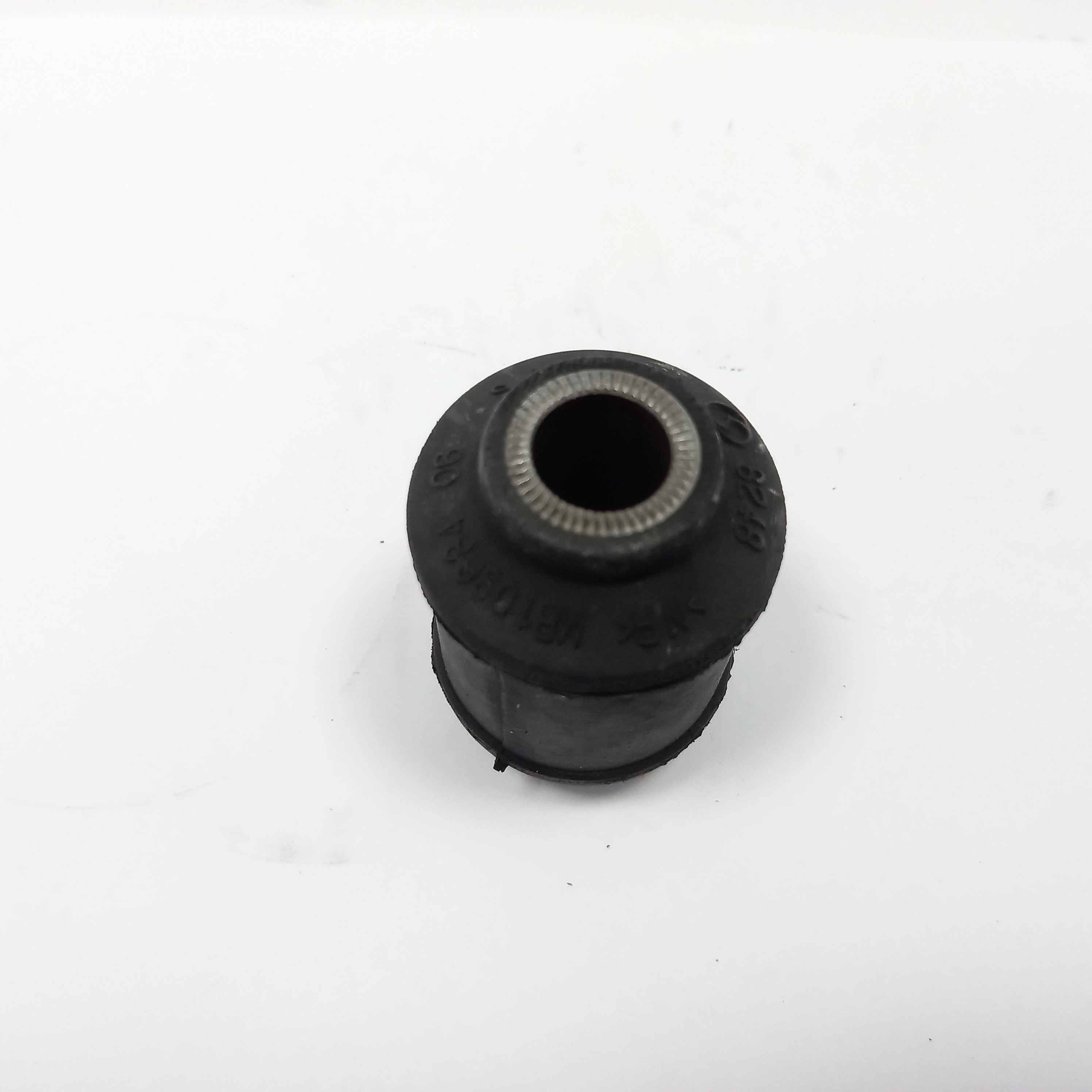 BUCHA MENOR DA BANDEJA INFERIOR MITSUBISHI L200 1992/2002 - 4X4 - SUSPENSAO DIANTEIRA