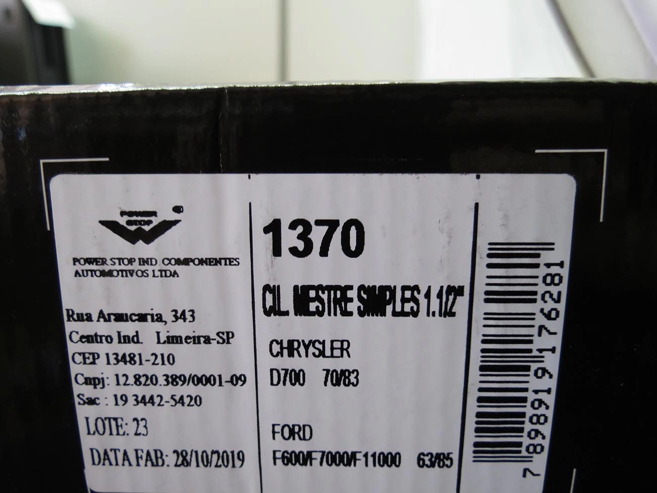 CILINDRO MESTRE FREIO SIMPLES CHRYSLER D-700 70/83 - FORD F-11000/F-600/F-7000 63/85 FIXAÇÃO 4 FUROS