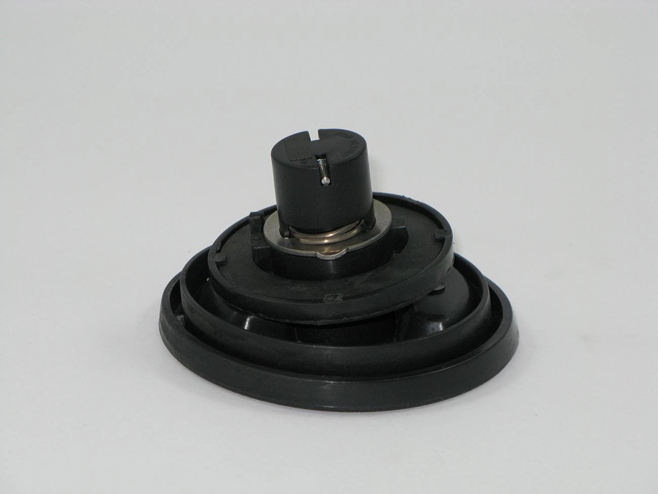 TAMPA PARA TANQUE DE COMBUSTÍVEL FORD ESCORT 1986/ -C/CHAVES - VEDADA