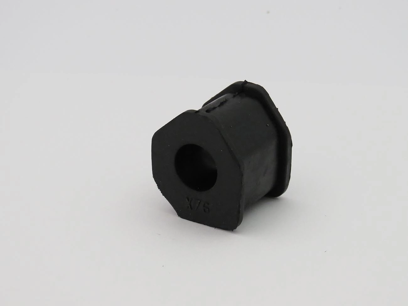 BUCHA EXTERNA DO ESTABILIZADOR DIANTEIRO MITSUBISHI L200 03/ - PAJERO SPORT 01/