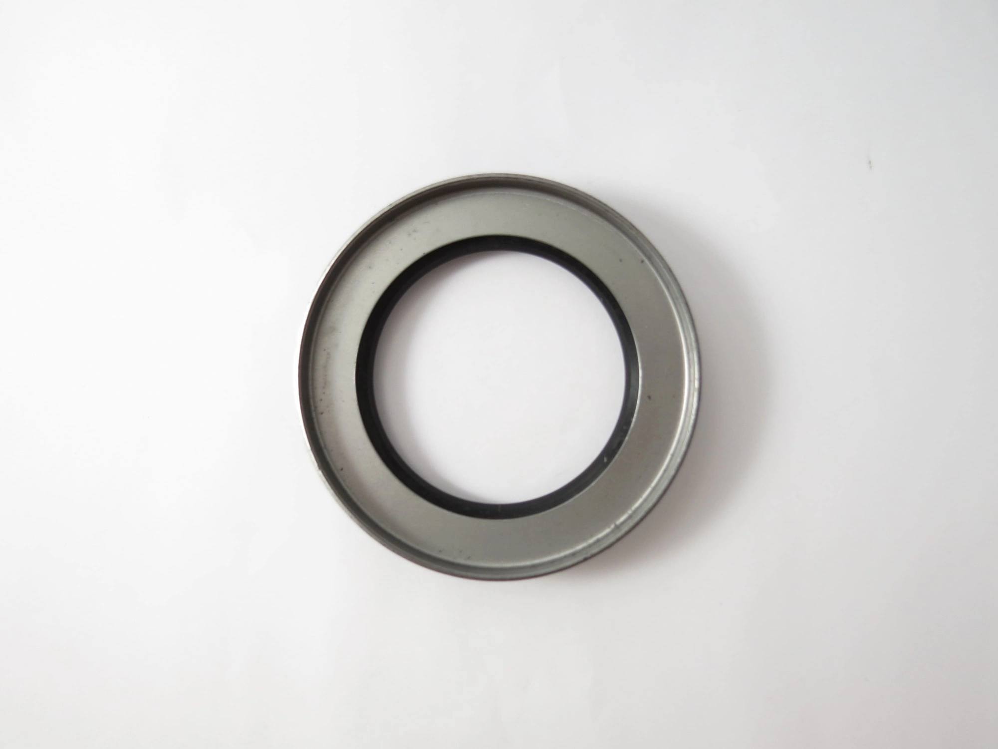 RETENTOR CUBO RODA DIANTEIRO 73,00X104,70X9,60X20,60MM DIANTEIRA GM A/C/D-60 80/ D-70/80 D-11000/22000