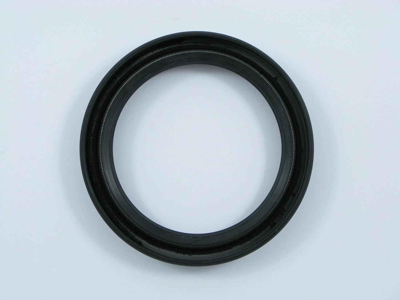 RETENTOR CUBO RODA TRASEIRO EXTERNO MASSEY FERGUSON 69,80X92,00X14,20MM TRASEIRA MF 50/250 69,80X92X14,20MM