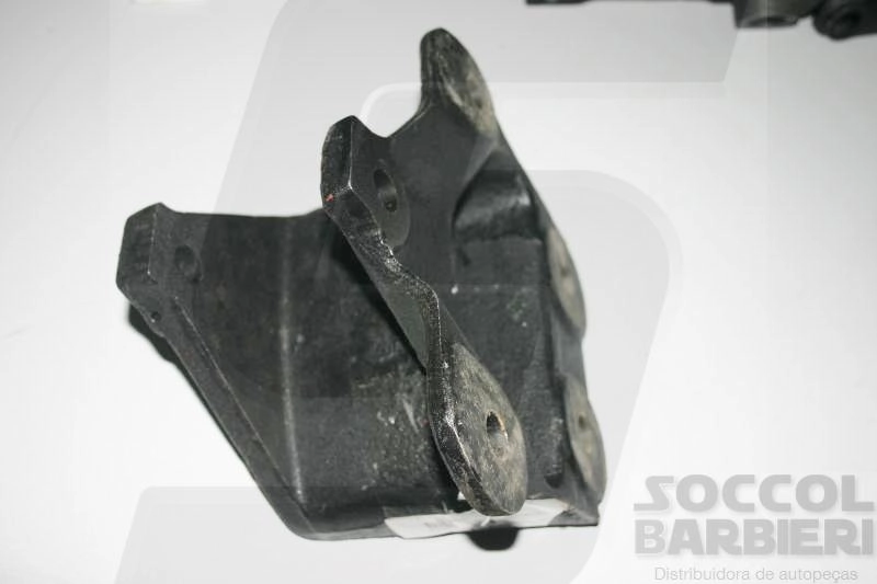 SUPORTE MOLA FORD CARGO 90/ - VW 14.220/16.220/24.220 - TRASEIRO - PARTE TRAS. DIR.