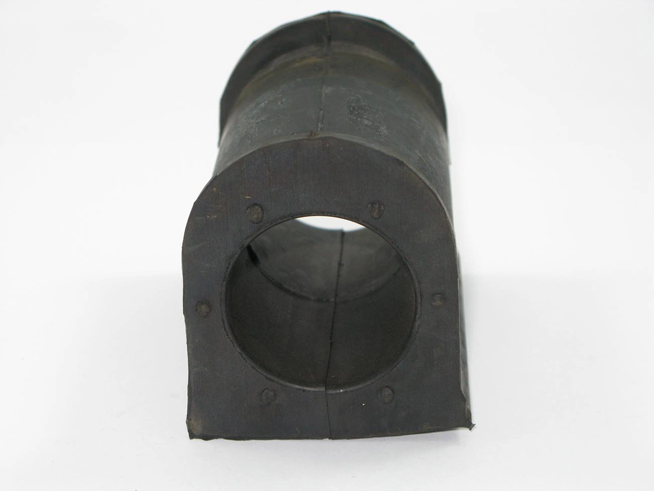 BUCHA ESTABILIZADOR VW 12.140/12.170/14.220/16.170/16.210/16.220 - TRASEIRO