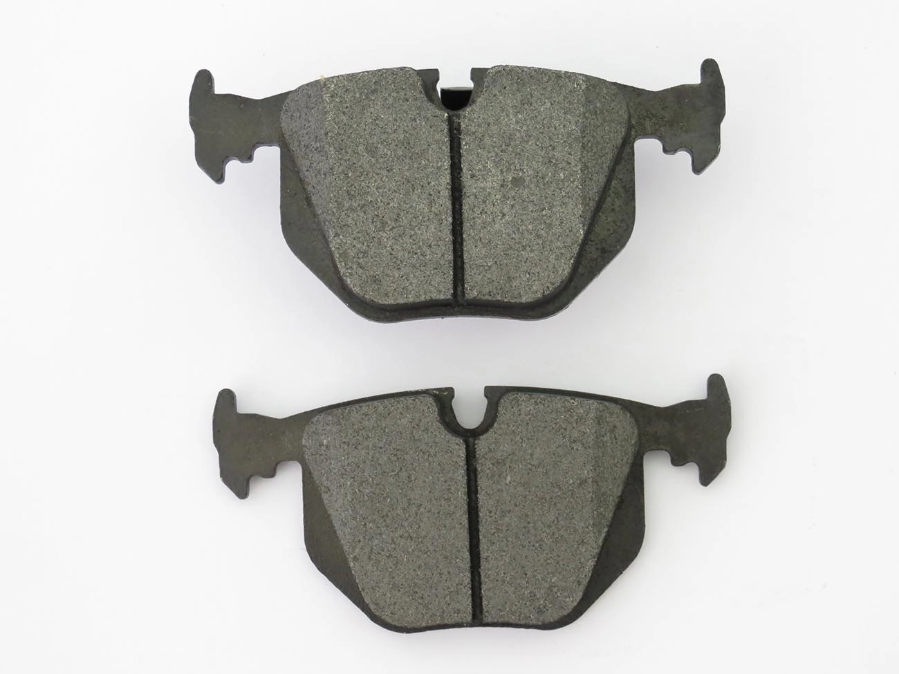 PASTILHA DE FREIO TRASEIRA BMW 330 00/ - 725/728 94/01 - X5 00/08 - LAND ROVER RANGE ROVER 04/