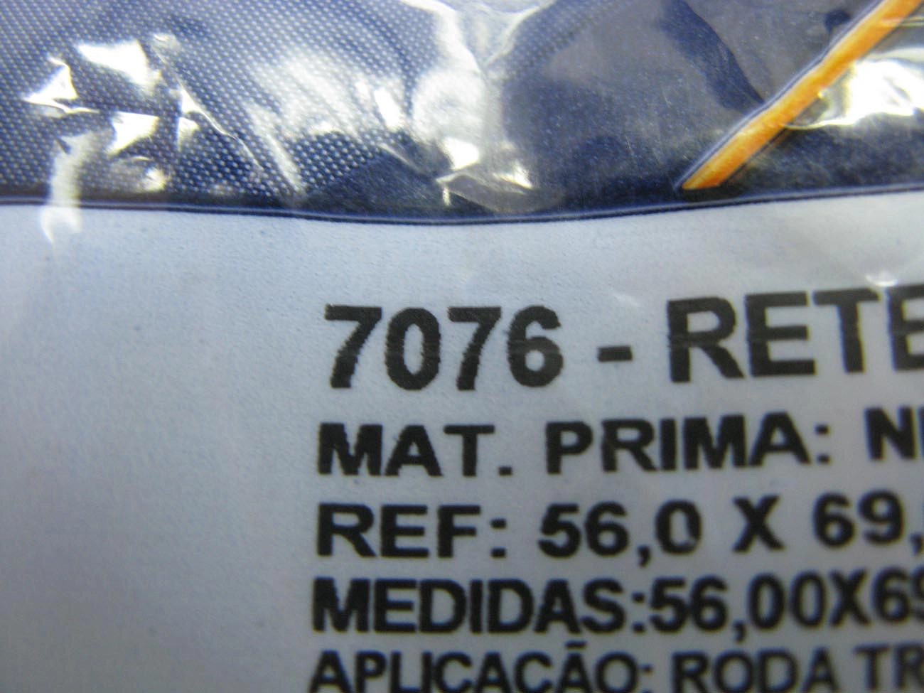 RETENTOR EXTERNO CUBO RODA TRASEIRA TOYOTA HILUX 2009/ - 56X69X76X7,50X17,50MM