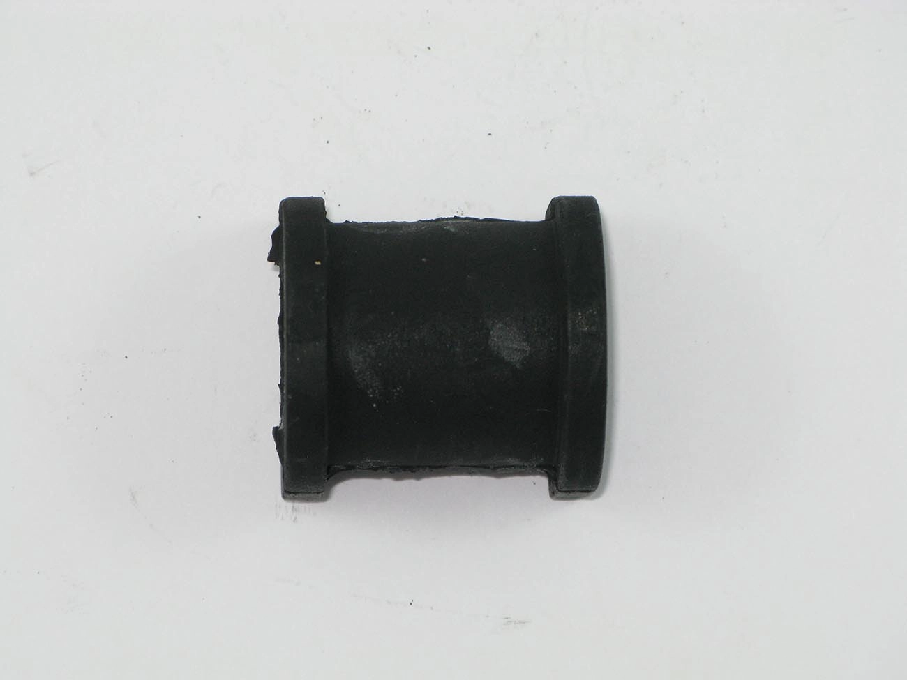 BUCHA DO ESTABILIZADOR DIANTEIRO GM CORSA 97/02 CLASSIC 02/ PICK-UP 95/03 WAGON 97/02 - FURO 21,2MM