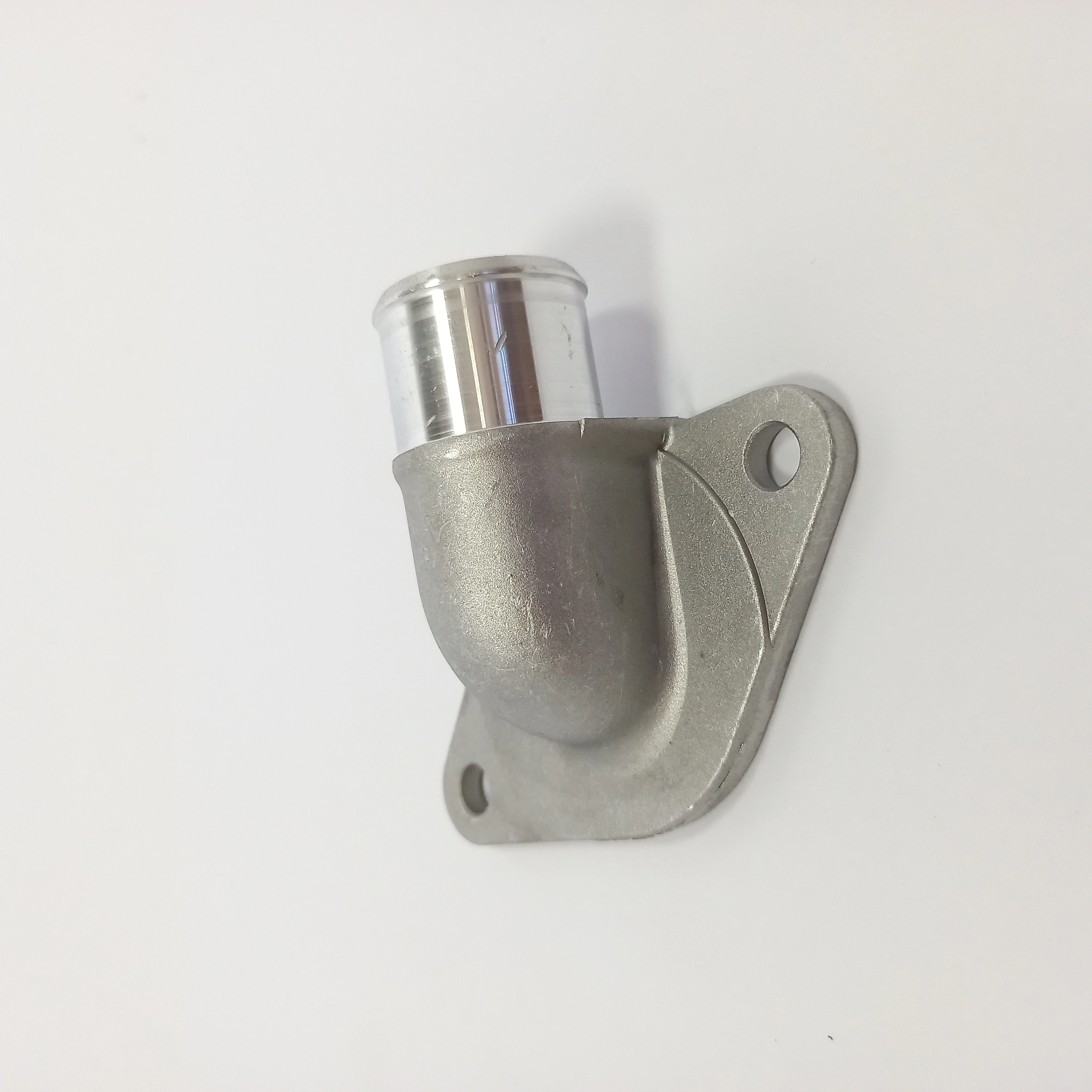 COTOVELO/FLANGE BOMBA ÁGUA MOTOR E-TORQ ALUMÍNIO FIAT BRAVO/IDEA 11/16 CRONOS 18/ GRAND SIENA 12/ DOBLO 10/