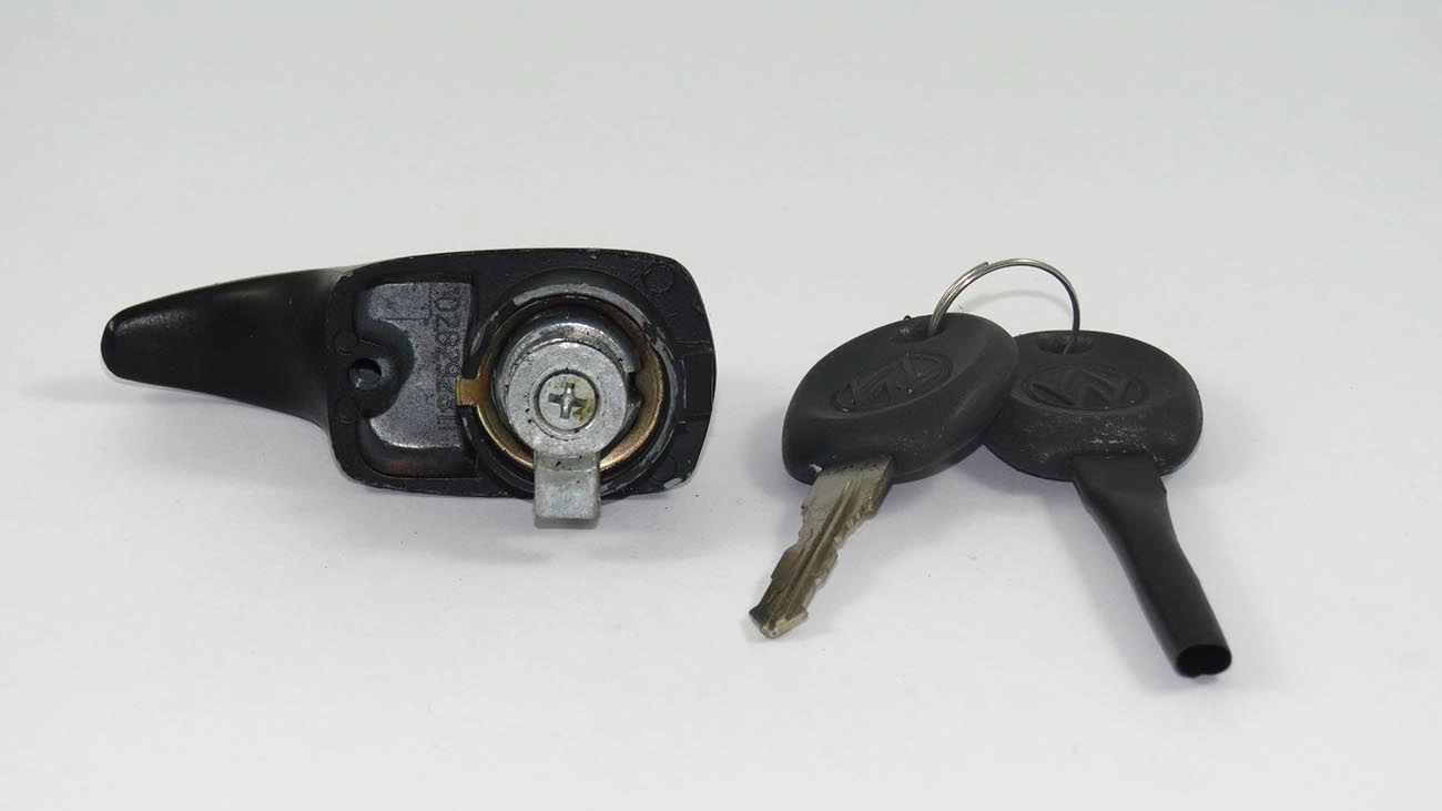FECHADURA PORTA MALAS VW BRASILIA/VARIANT/TL TODAS - BOTAO PORTA MALAS C/CHAVE - PRETO