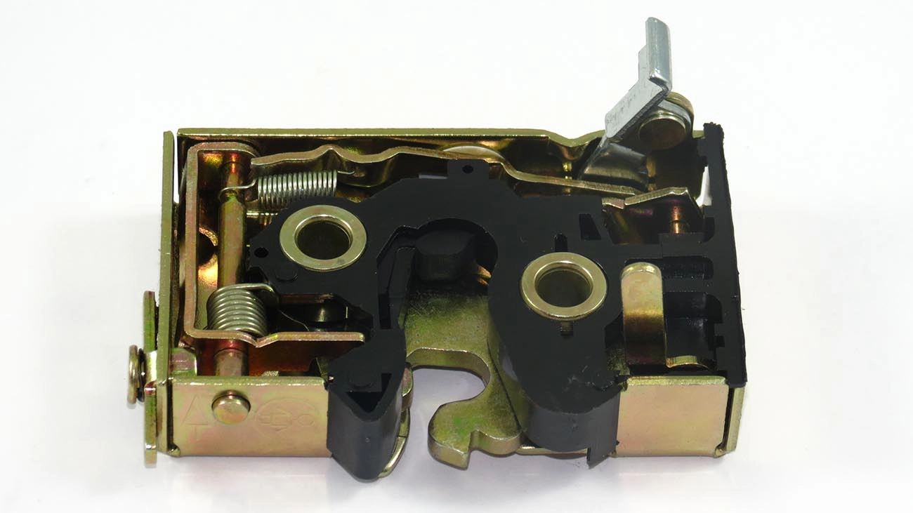 FECHADURA PORTA VW SANTANA/QUANTUM /90 TRASEIRA - DIREITA