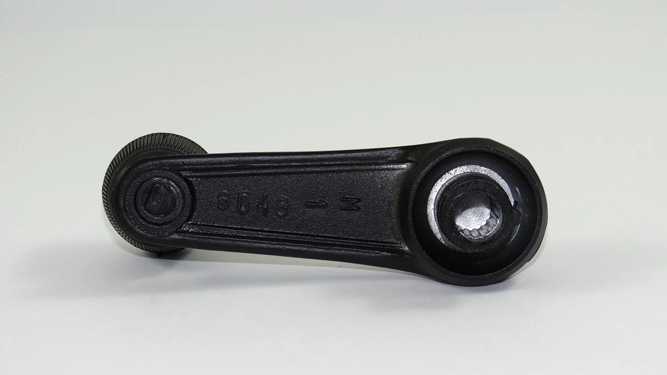 MANIVELA VIDRO TOYOTA BANDEIRANTE 85/ - PRETA - PLASTICO