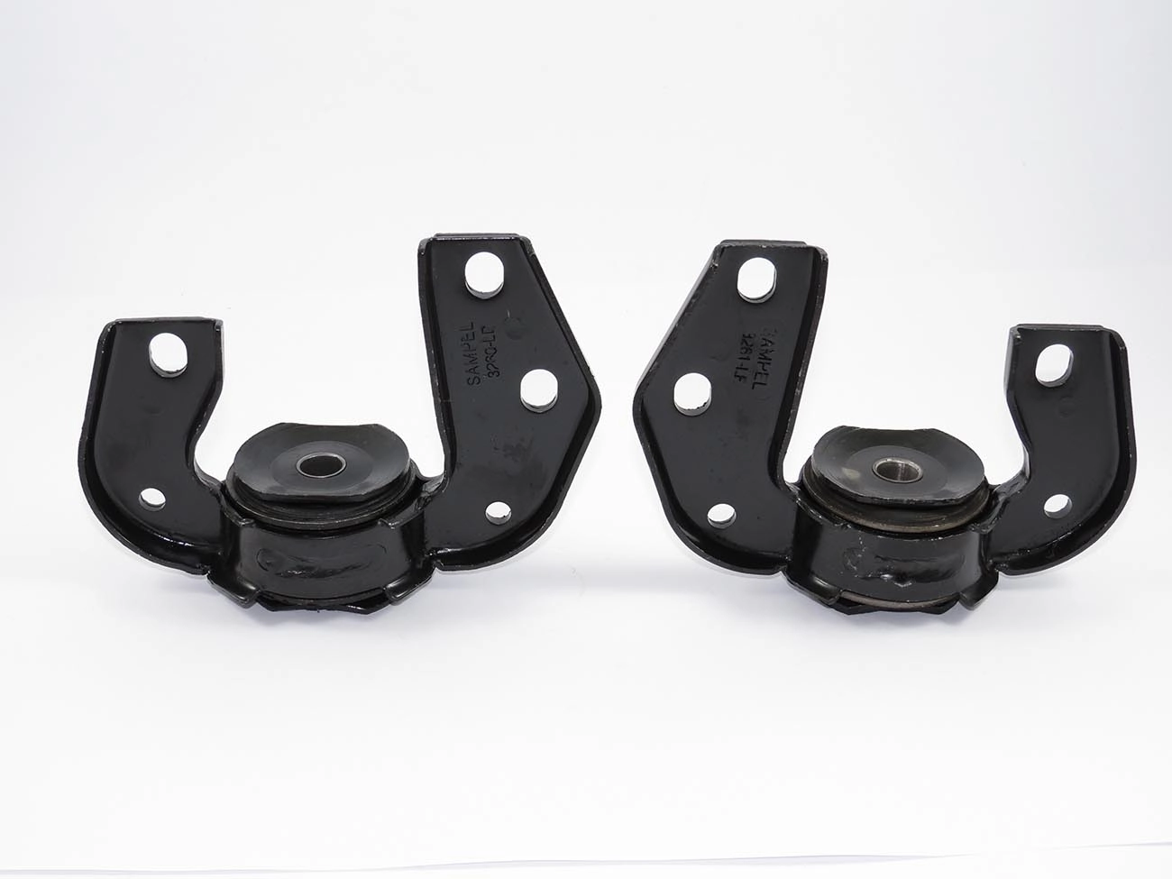 KIT SUPORTE BARRA TENSORA LD/LE GM CORSA 98/01 - CLASSIC 02/ - CELTA 00/ - PRISMA 06/12 - DOIS LADOS