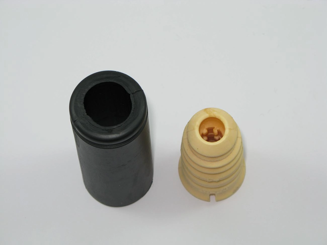 KIT AMORTECEDOR SUSPENSÃO TRASEIRA FORD NOVO FIESTA 2002/2014 ECOSPORT 2003/2012 TRASEIRO