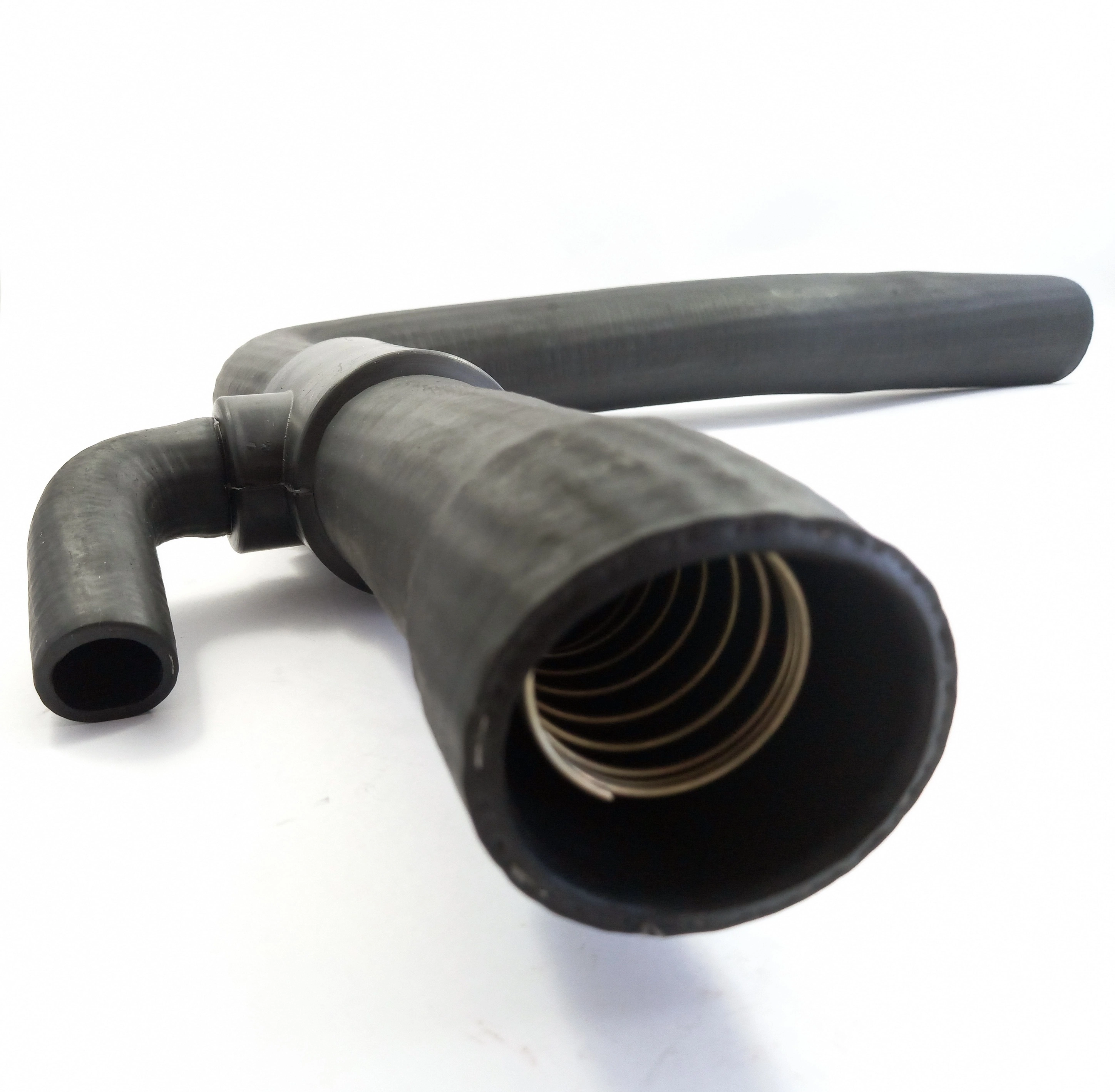 MANGUEIRA INFERIOR DO RADIADOR VW 13.170/15.170/17.210 80/ - C/MOLA -  55X42X22 MM