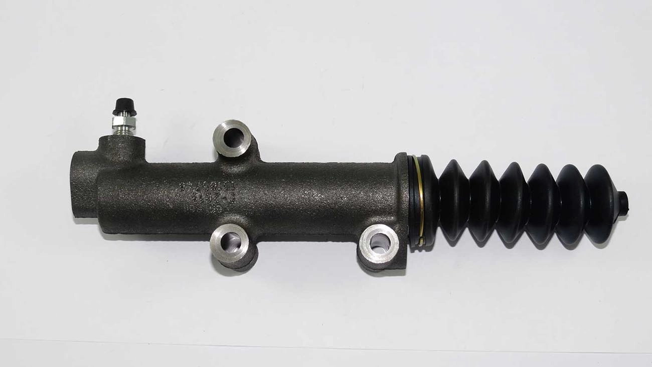 CILINDRO AUXILIAR/ESCRAVO EMBREAGEM FIXAÇÃO SEM ROSCA VW 7.100/8.100/8.140 /00 12140H 89/98 FORD CARGO