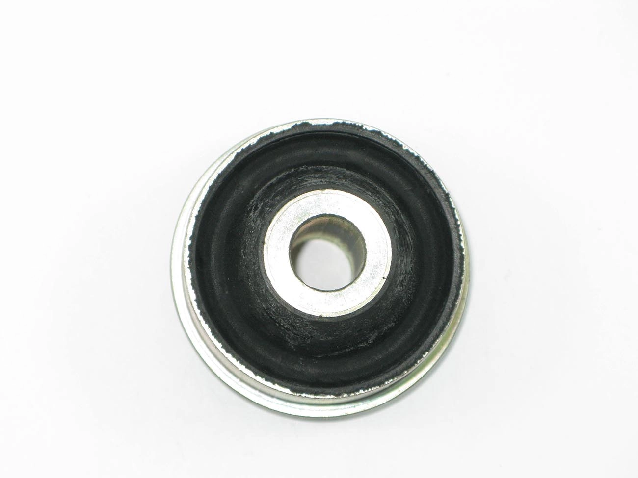 BUCHA TRASEIRA BANDEJA DIANTEIRA CITROEN C4/PICASSO 06/ - PEUGEOT 206/207/307/308
